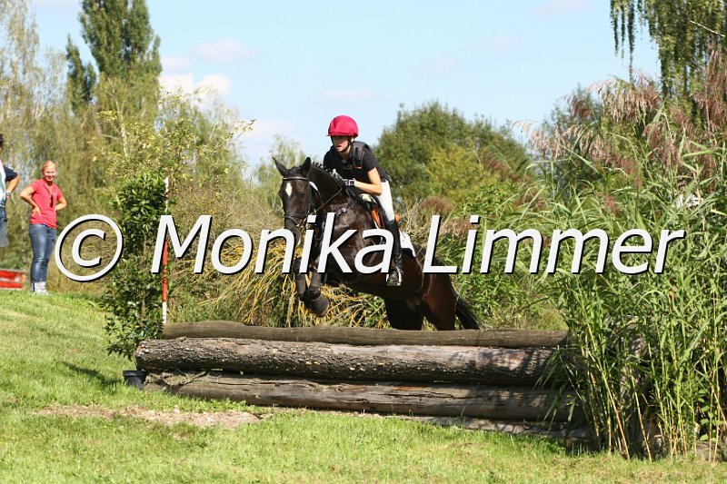 109M7663_Rosebud_Ponystilgelaende E.JPG